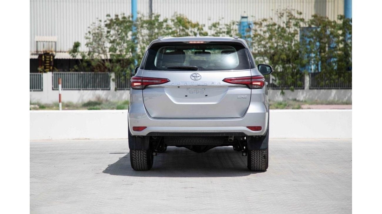 Toyota Fortuner 2023 Toyota Fortuner 4X4 2.8 18'I AL - Silver inside Chamois | Export Only