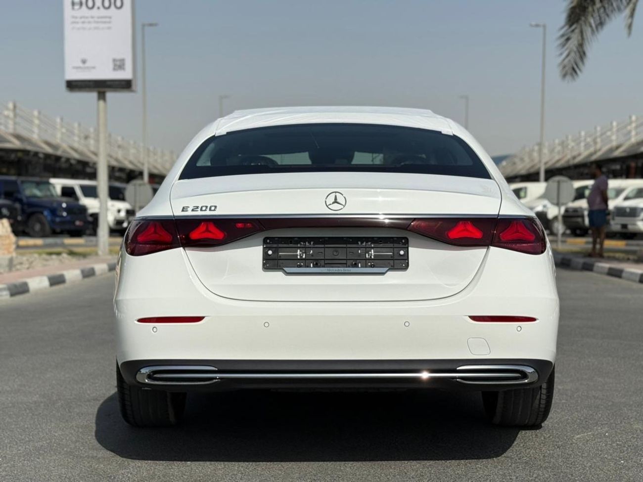 مرسيدس بنز E200