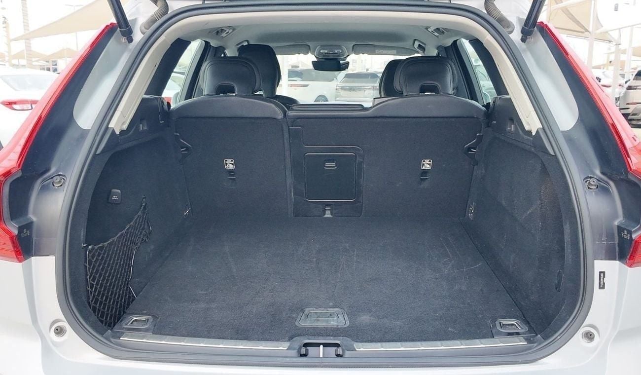 Volvo XC60 B5 2.0T Powertrain | Agency Warranty | Complete Service History | GCC Specs