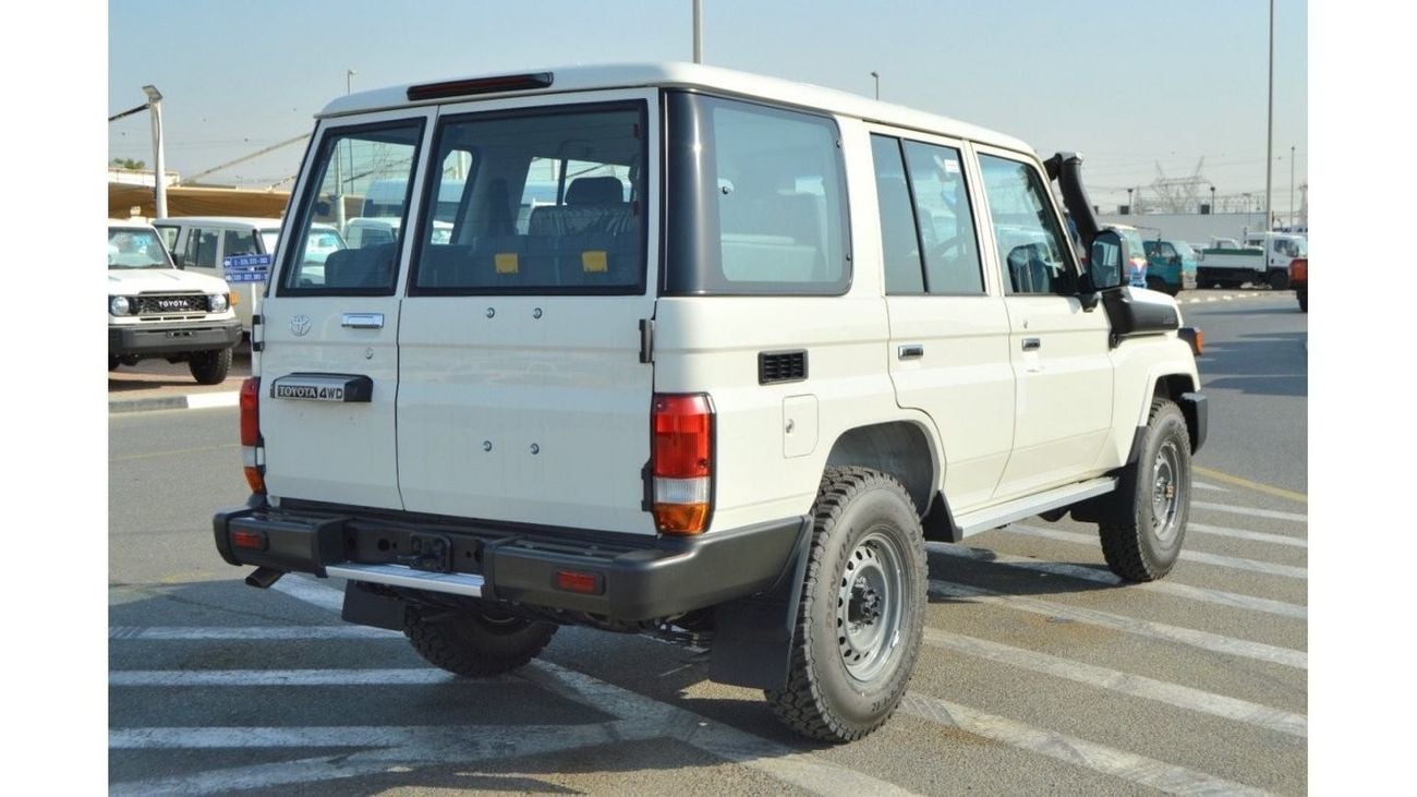 تويوتا لاند كروزر 70 Full option clean