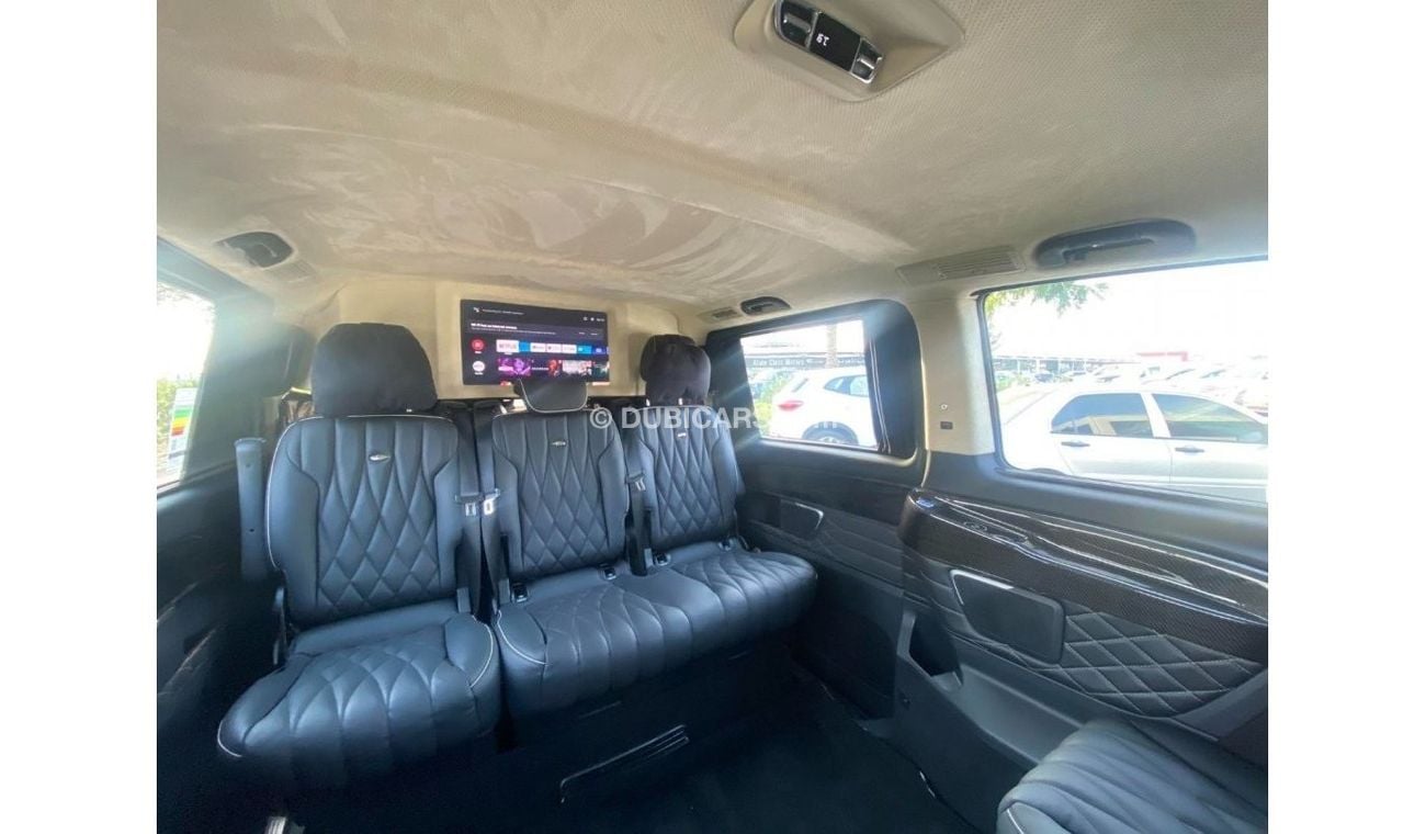 مرسيدس بنز V 250 1 OF 50**2022**GCC SPEC UNDER WARRANTY AND SERVICE