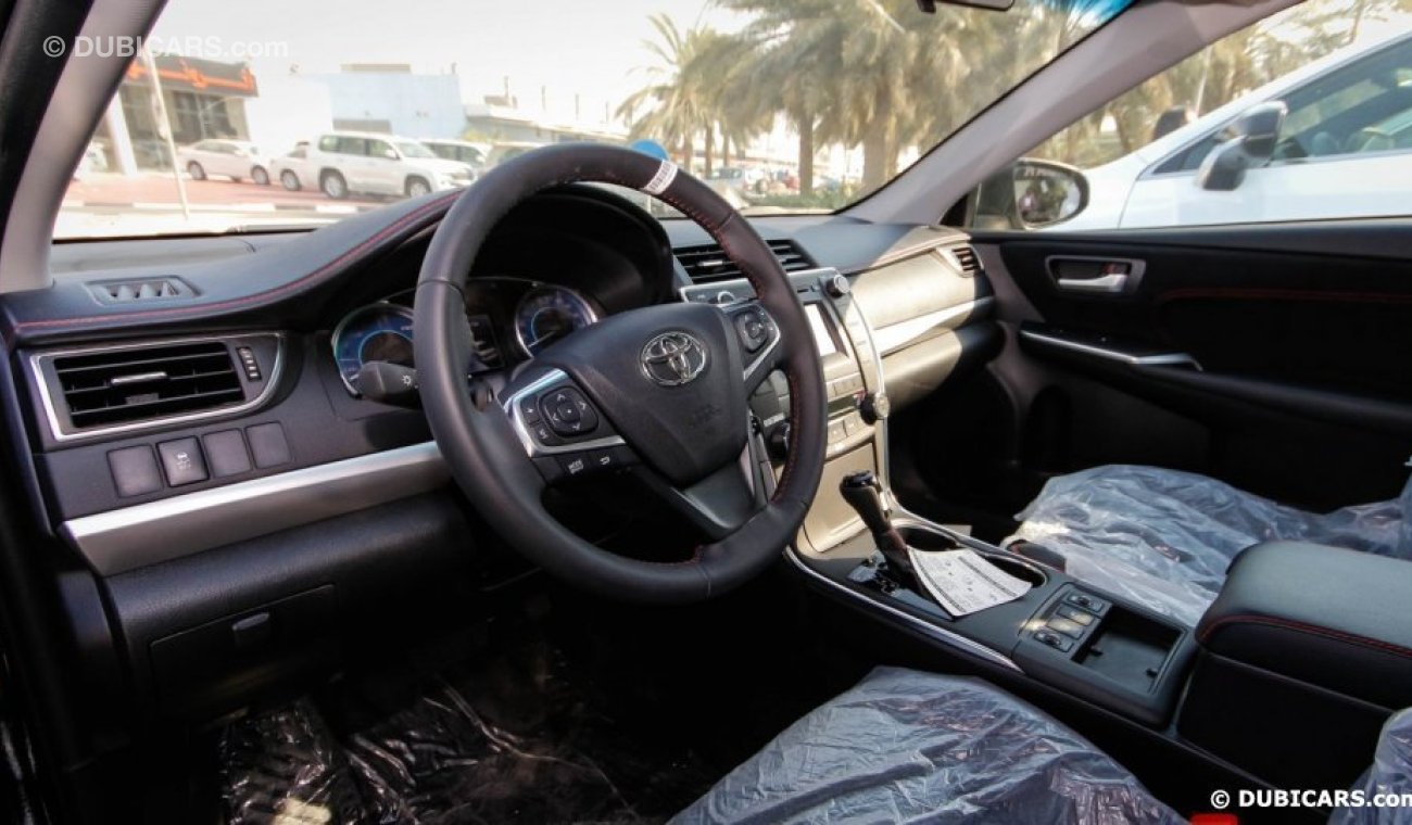 تويوتا كامري SE Hybrid