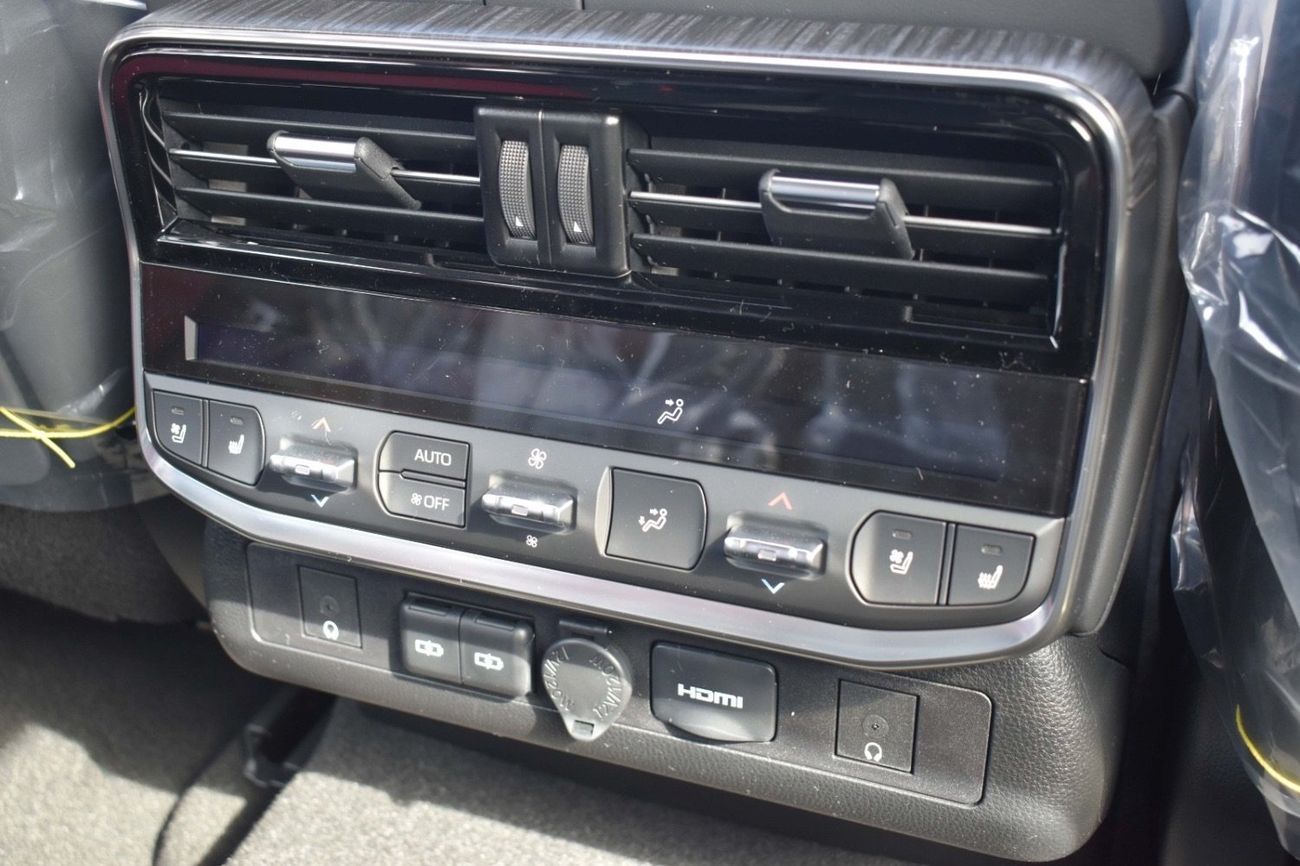 تويوتا لاند كروزر Toyota LC300 VXR 3.3L Full with radar 2025