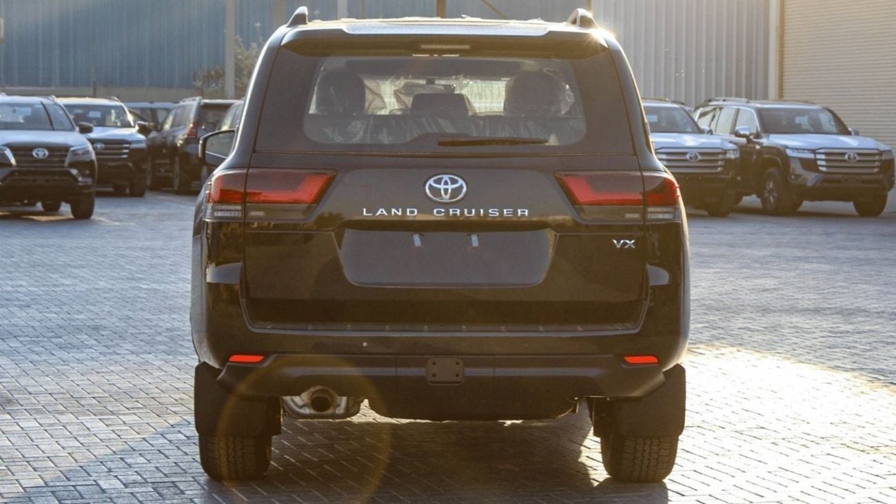 Toyota Land Cruiser TOYOTA LC300 4.0L VX V6 CHROME PACK P SEAT AT (Export Only)