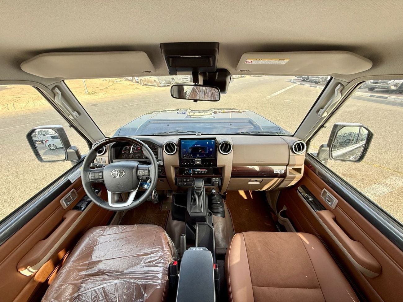 تويوتا لاند كروزر 70 TOYOTA LAND CRUiSER - ( 70 SERIES )-(GRJ79)-PiCK UP DOUBLE CAB - 4.0 - 4WD - 2025