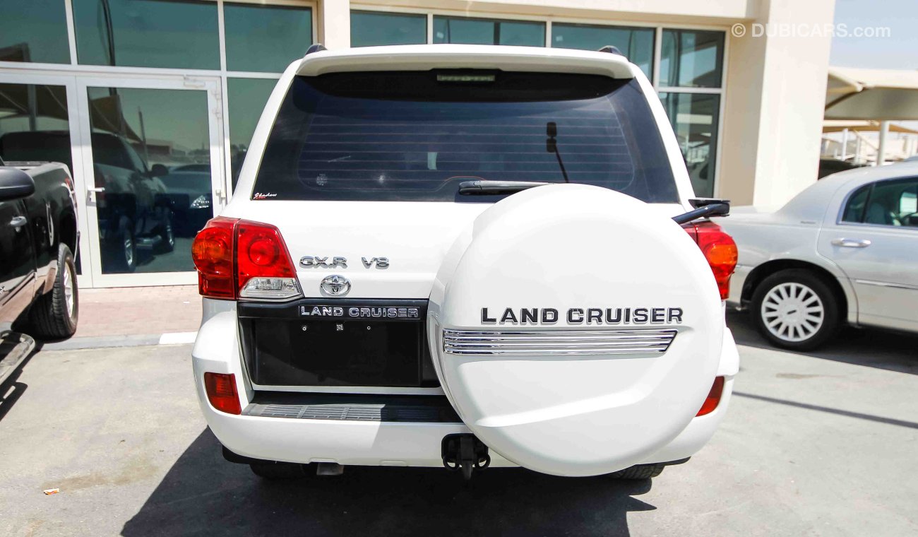 Toyota Land Cruiser GXR V8