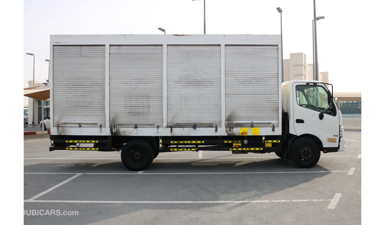 Hino 300 916 SERIES 6.2 TON TRUCK