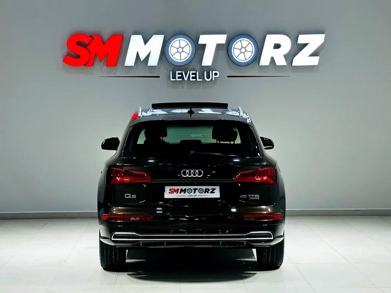 أودي Q5 45 TFSI Quattro Design 2.0L