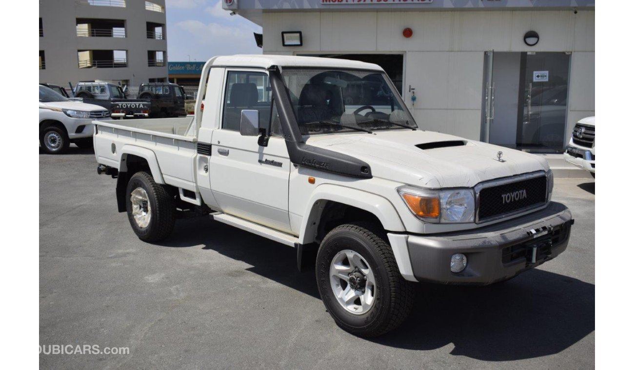 Toyota Land Cruiser Pick Up 79 SINGLE CAB PICKUP LX V8 4.5L DIESEL MANUAL TRANSMISSION WITH WINCH