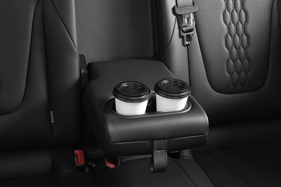 هيونداي كريتا interior - Rear Seats Cup Holders