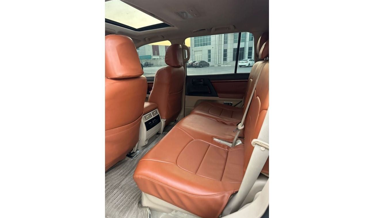 تويوتا لاند كروزر GXR 4.0L (271 HP) AWD