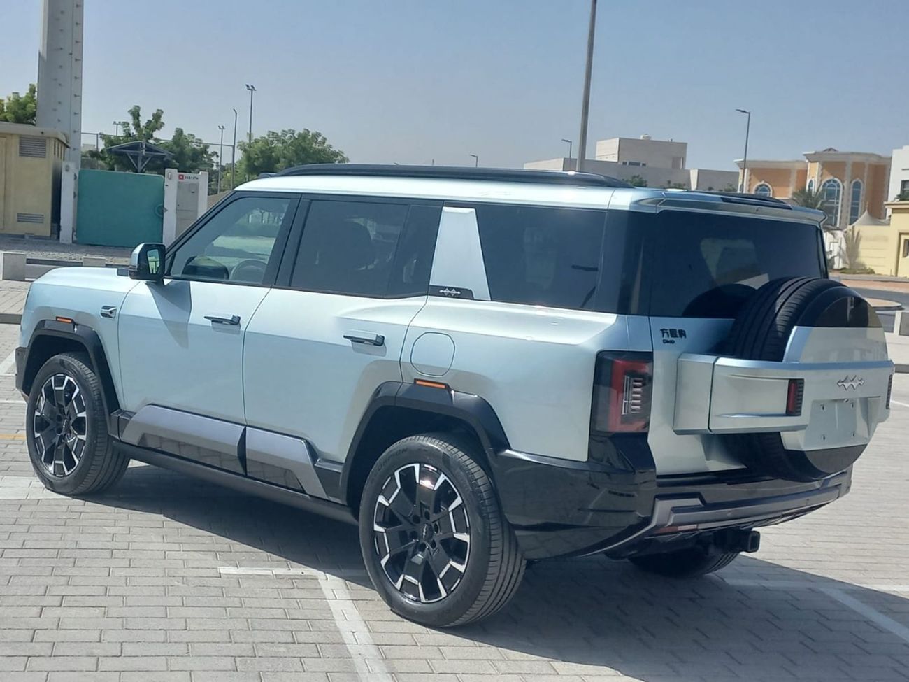 BYD Leopard 8 Smart and Brave Flagship Edition (6 Seats)