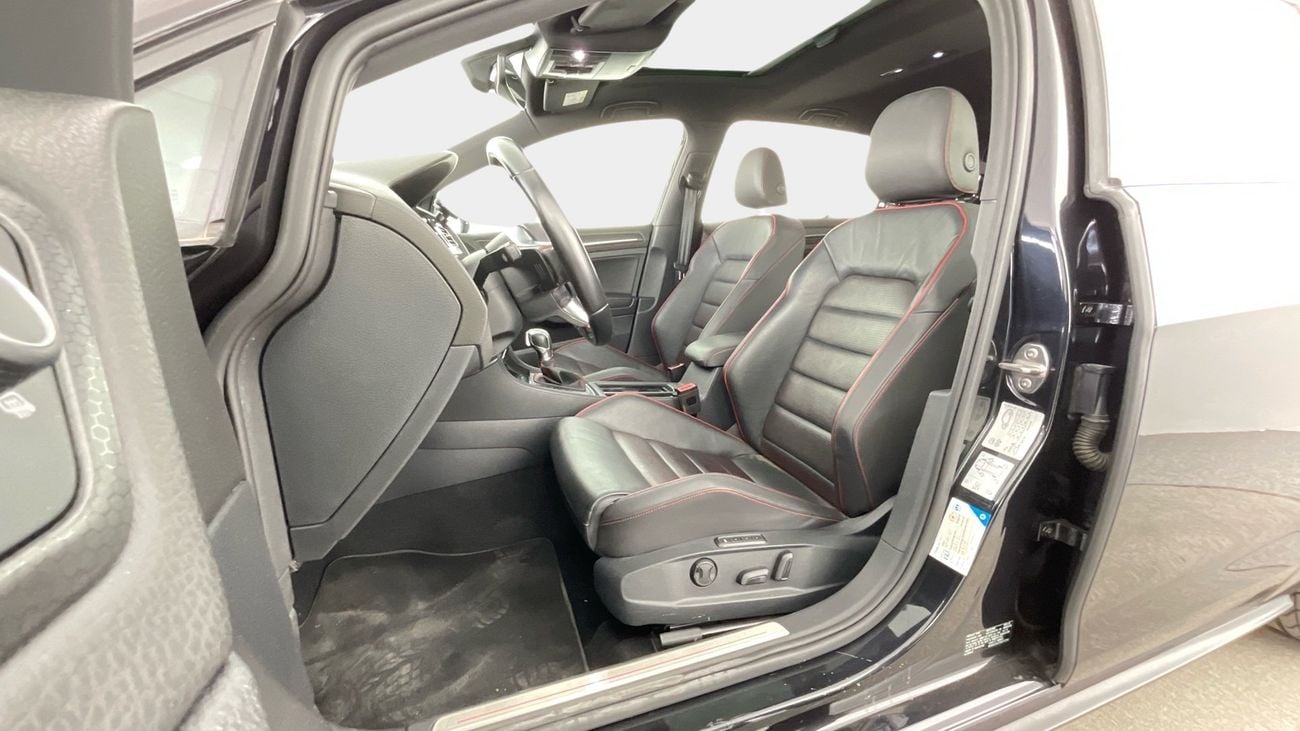 فولكس واجن جولف 2.0 TSI A7 DSG GTI 230 SPORT NAV | شامل الضمان | 0 ﺪﻔﻋﺓ ﺃﻮﻟﻯ