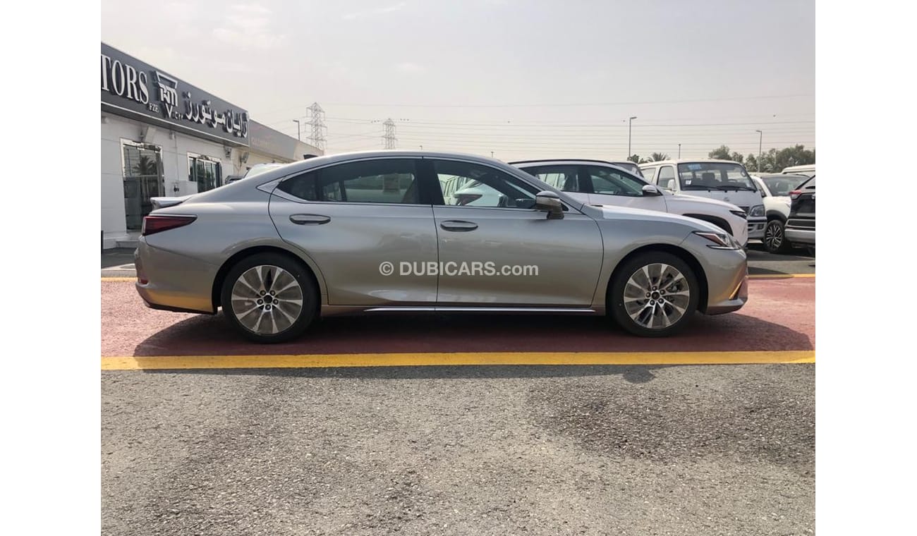 لكزس ES 350 لكزس ES 350 ، كامل الخيار ، 3.5 لتر ، V6 ، موديل 2020 مع سقف بانورامي وكاميرا 360 درجة ، للتصدير وال