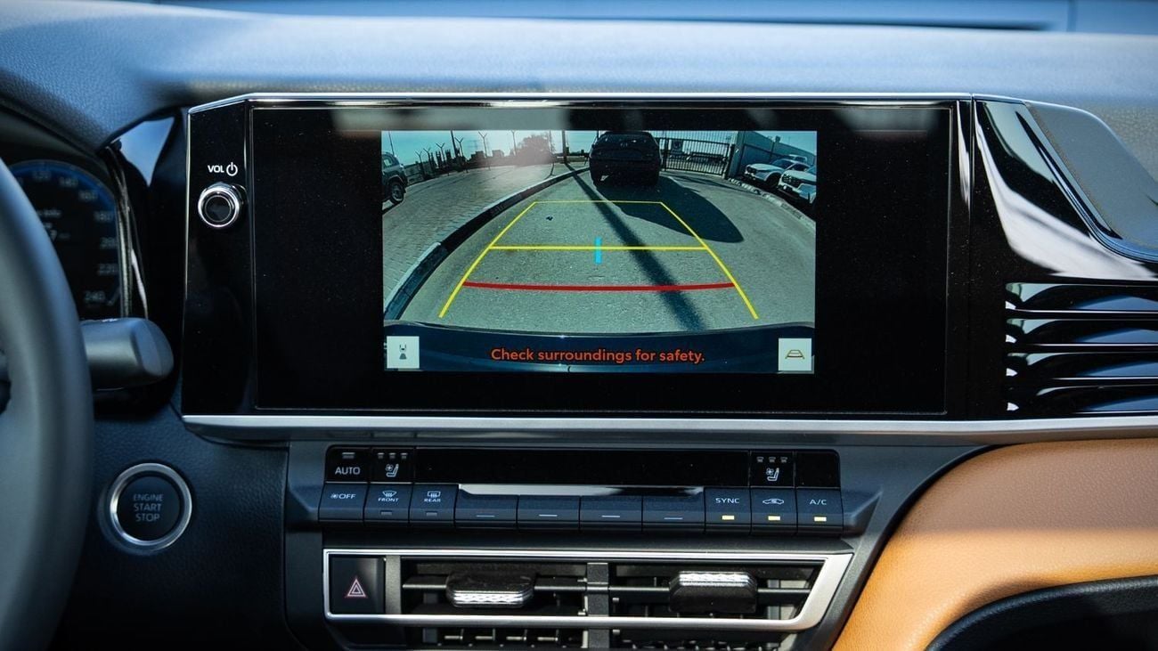 تويوتا كامري GLE 2.5L - Black Inside Yellow Brown