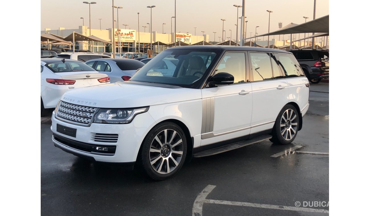 Land Rover Range Rover Vogue SE Supercharged RANG ROVER  VOUGE  SUPER CHARGE MODEL 2013 GCC car prefect condition full option panoramic roof lea