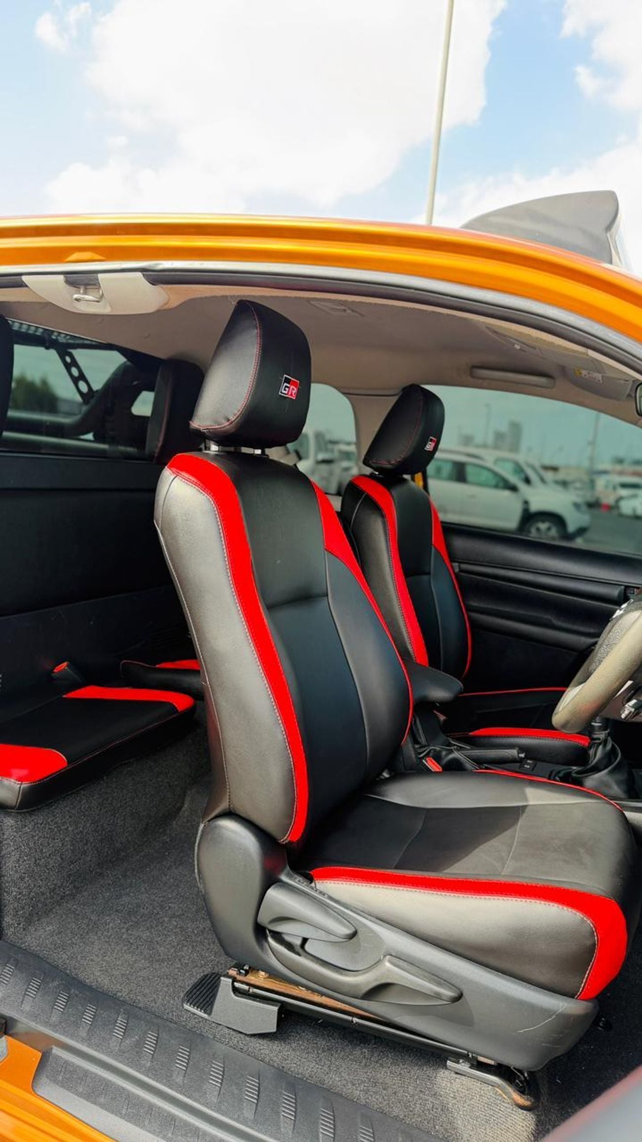 تويوتا هيلوكس 2017 | 2.8L DIESEL | MANUAL TRANSMISSION | RIGHT-HAND-DRIVE | HEAVY BULL BAR WITH LED LIGHTS | AIR S