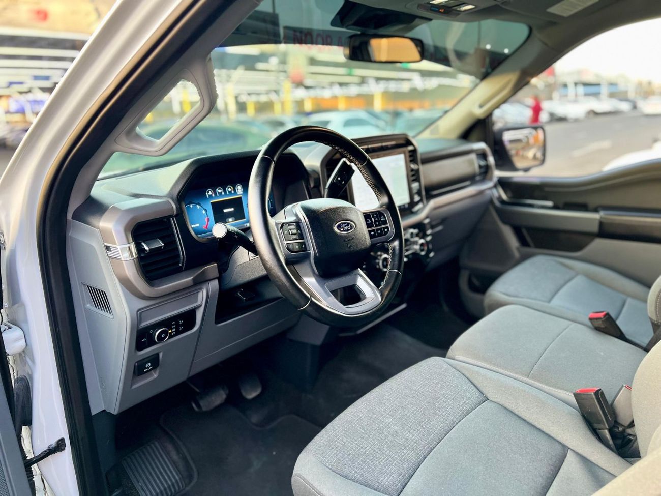 فورد F 150 XLT 5.0L Crew Cab Utility warranty one year bank financie available