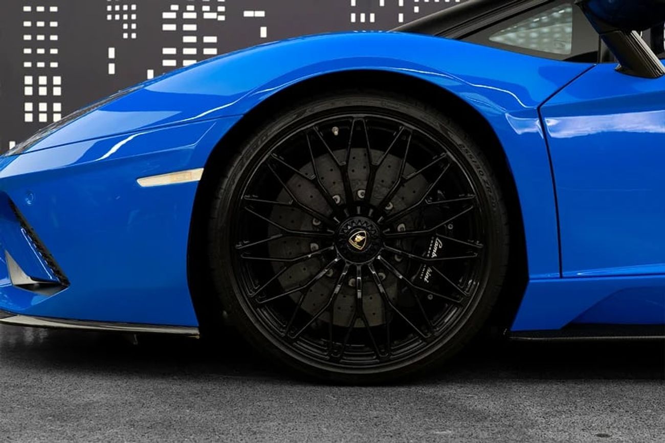 Lamborghini Aventador 6.5L V12