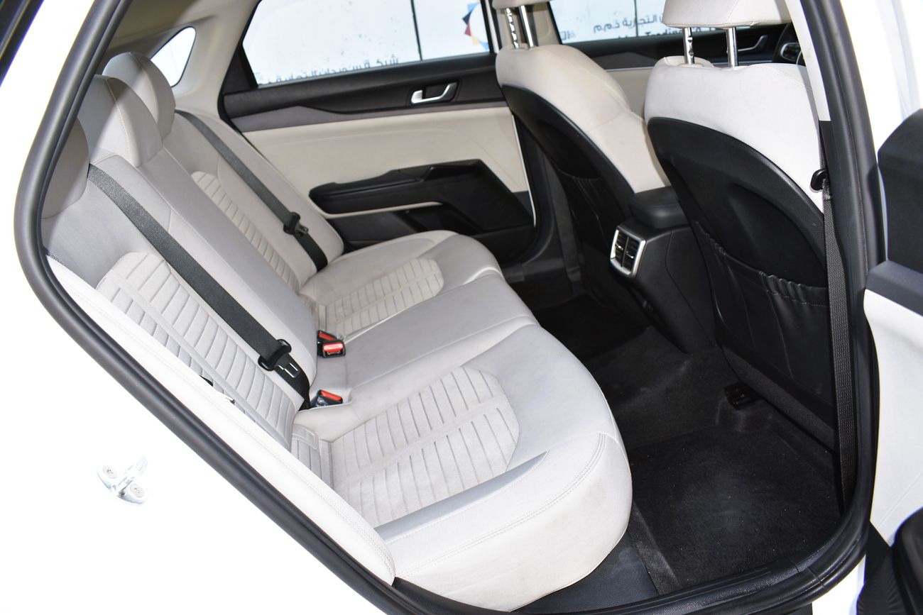 Kia K5 AED 1199 PM | 2.0L STD GCC DEALER WARRANTY