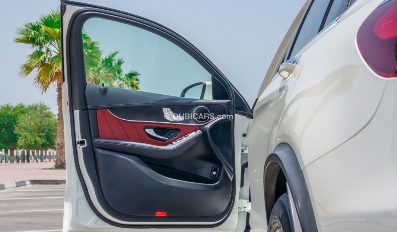 Mercedes-Benz GLC 200 Premium Mercedes GLC200 AMG Full Option  2020 GCC Under Warranty