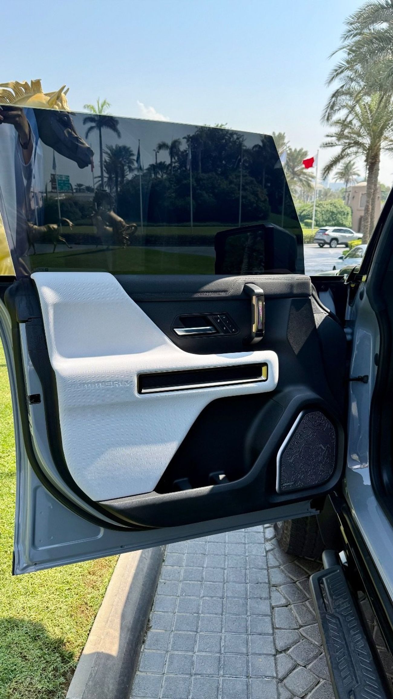 جي أم سي همر EV