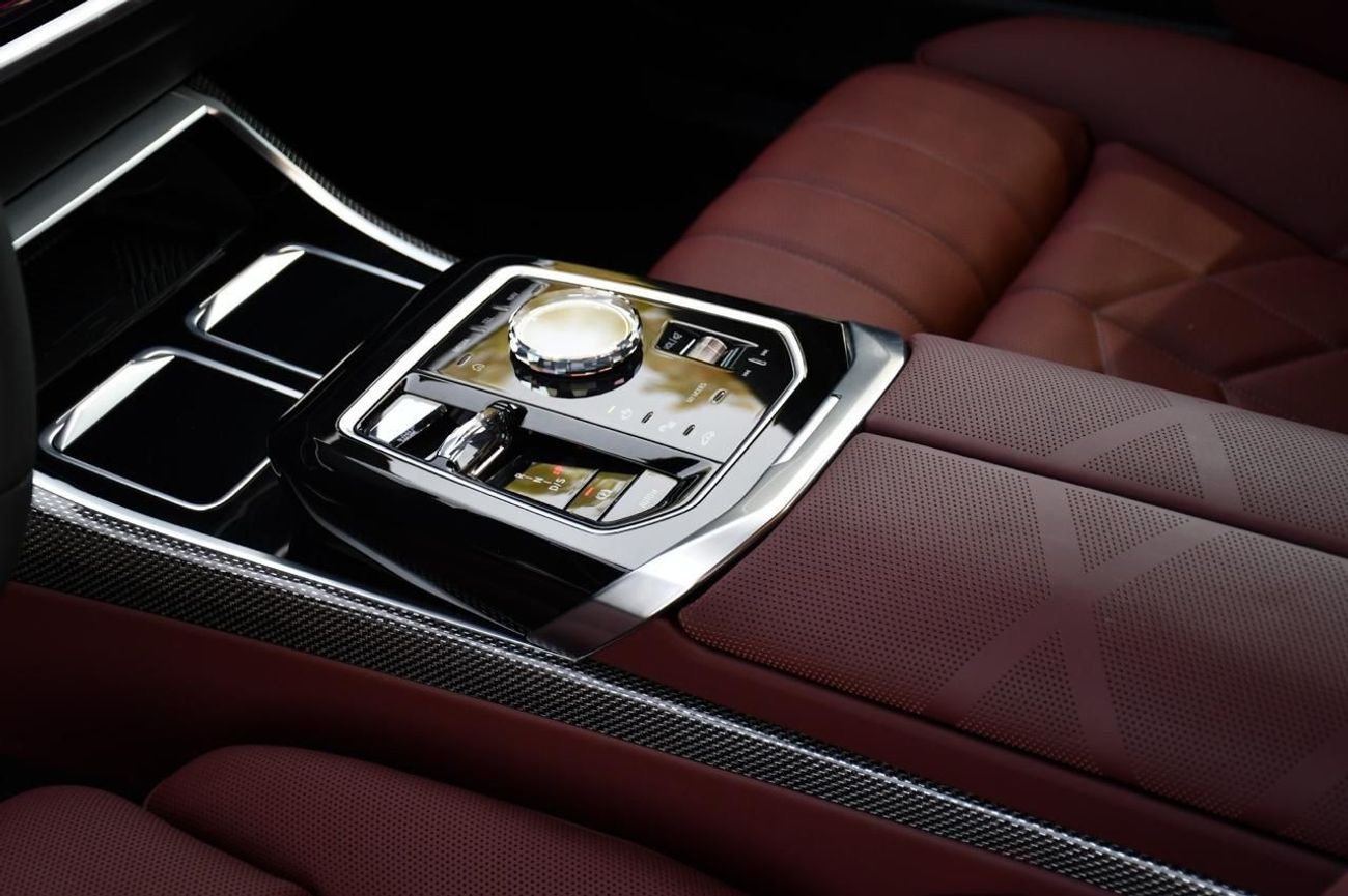 BMW 735 BMW 735i M KIT 2024 GCC FULL