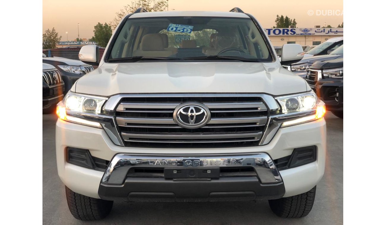 Toyota Land Cruiser GXR V8 Diesel, 17'' Tyre, DVD, Bluetooth, Rear Camera, Rear AC, Cool Box, Airbag,  (CODE # TLCW2020)