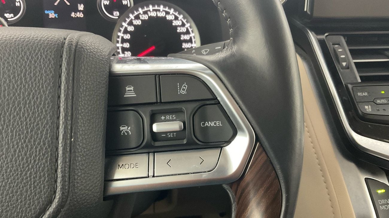 تويوتا لاند كروزر GXR | upto AED 20,000 Ramadan Discount | شامل الضمان | 0 ﺪﻔﻋﺓ ﺃﻮﻟﻯ