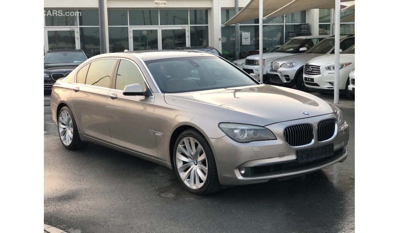 BMW 740Li BMW 740 MODEL 2011 GCC CAR PREFECT CONDITION FULL OPTION LOW MILEAGE SUN ROOF LEATHER SEATS BACK CAM