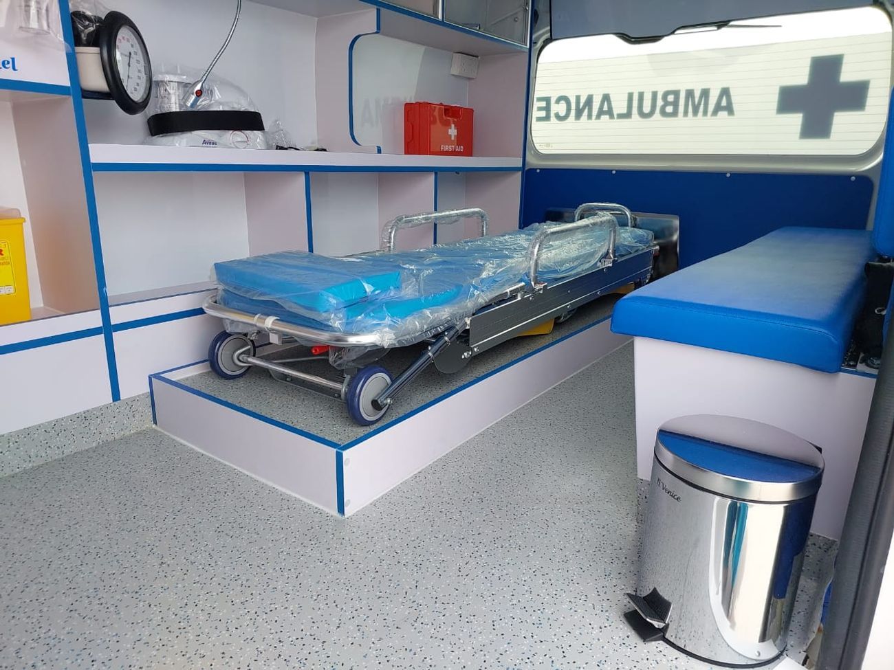 تويوتا هاياس TOYOTA HIACE VAN AMBULANCE RHD 2021 MODEL 2.8 L DIESEL AUTOMATIC(PM10424)