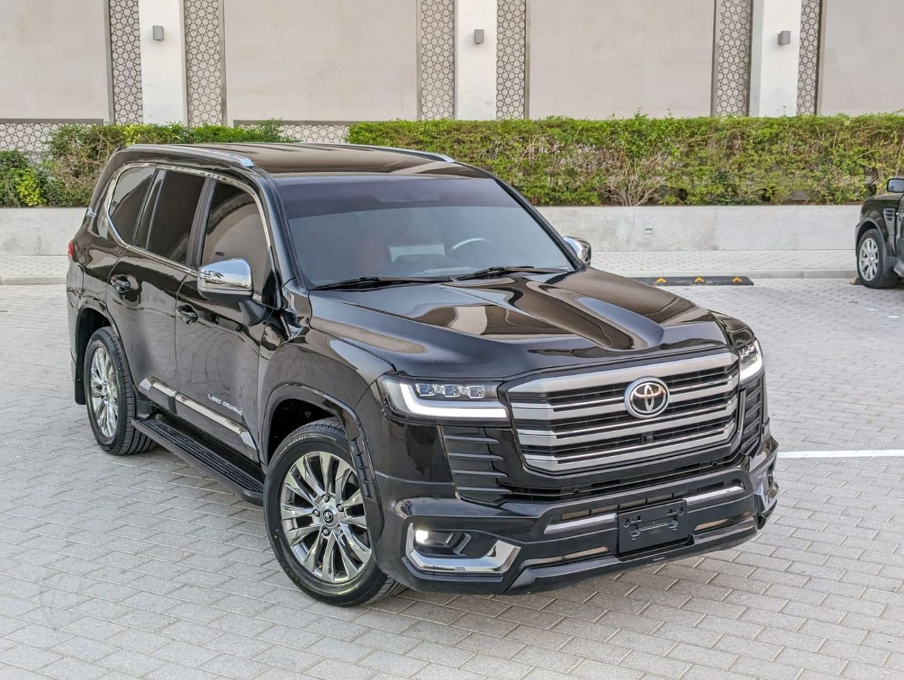 Toyota Land Cruiser Toyota Landcruiser 2016 LHD black exterior and red interior 7 seaters