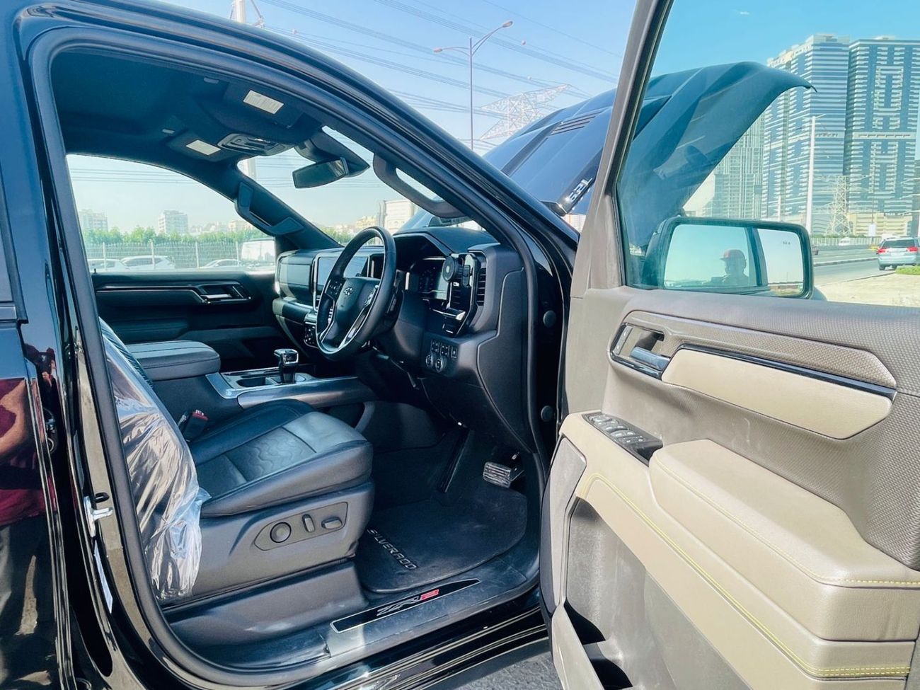 Chevrolet Silverado ZR2 Dual Cabin Pickup RHD 4WD 6.2L Eco tec3 V8 Petrol Engine Automatic 5 Seats 4 Doors