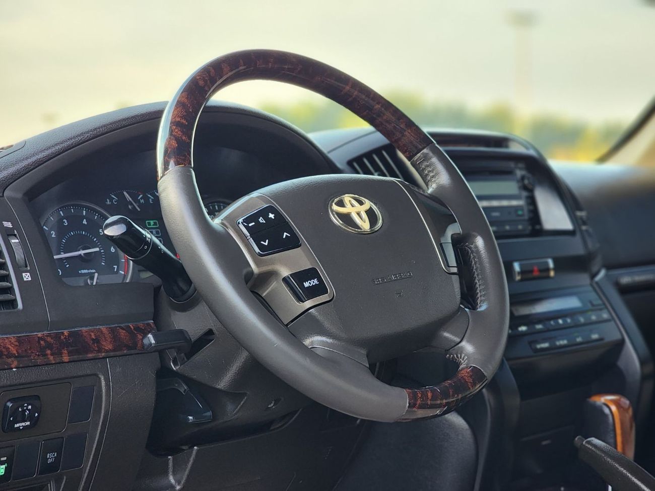 تويوتا لاند كروزر GX.R V8 full options