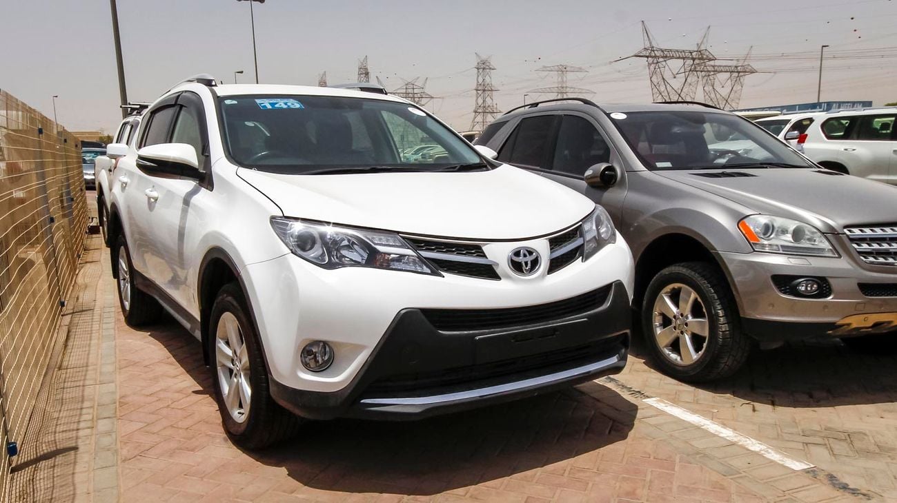 Used Toyota RAV4 2013 for sale in Dubai - 23697