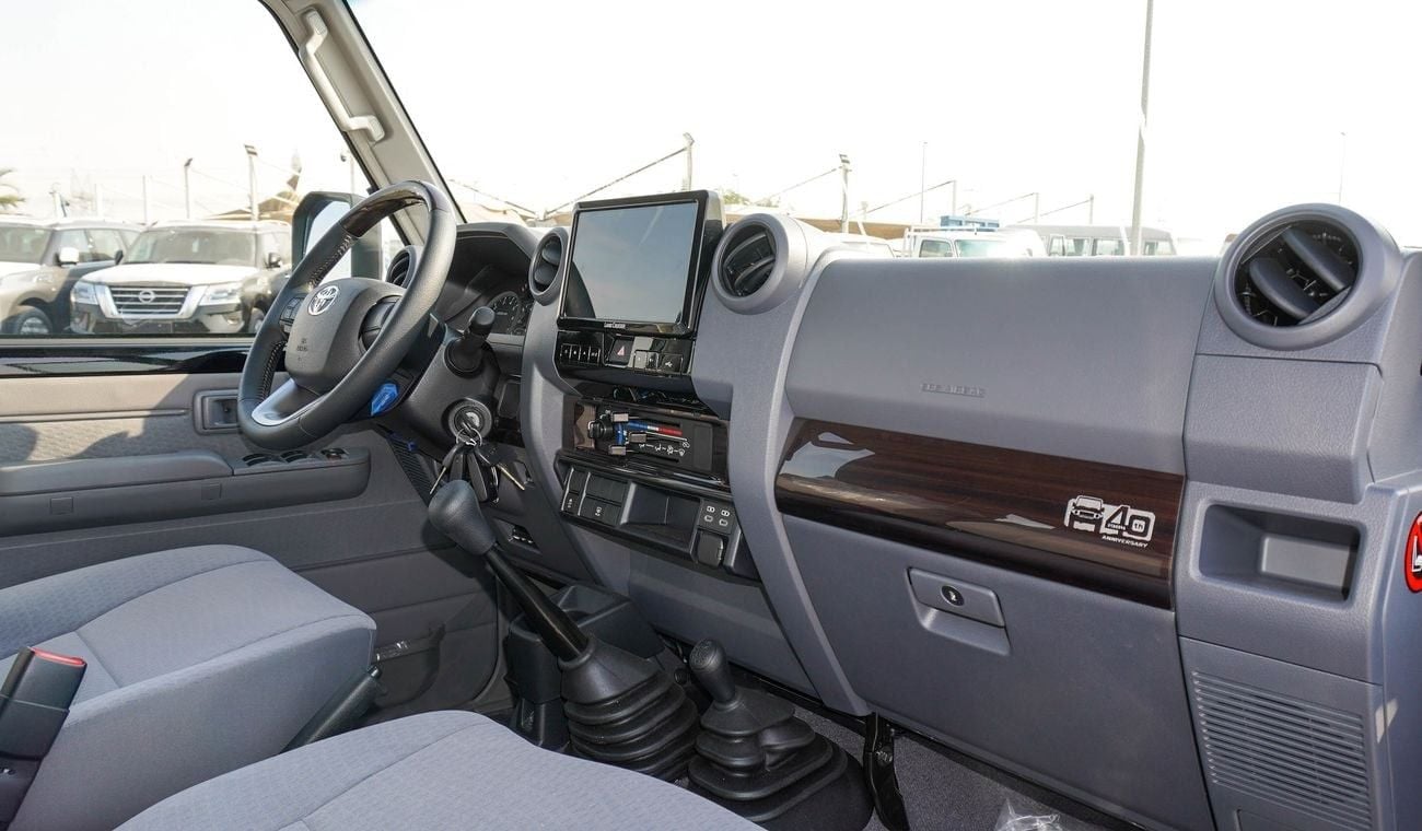 Toyota Land Cruiser 70 4.0L V6 M/T
