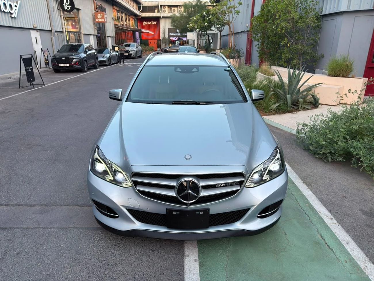 مرسيدس بنز E300 AVANTGARDE SPORT AVANTGARDE SPORT