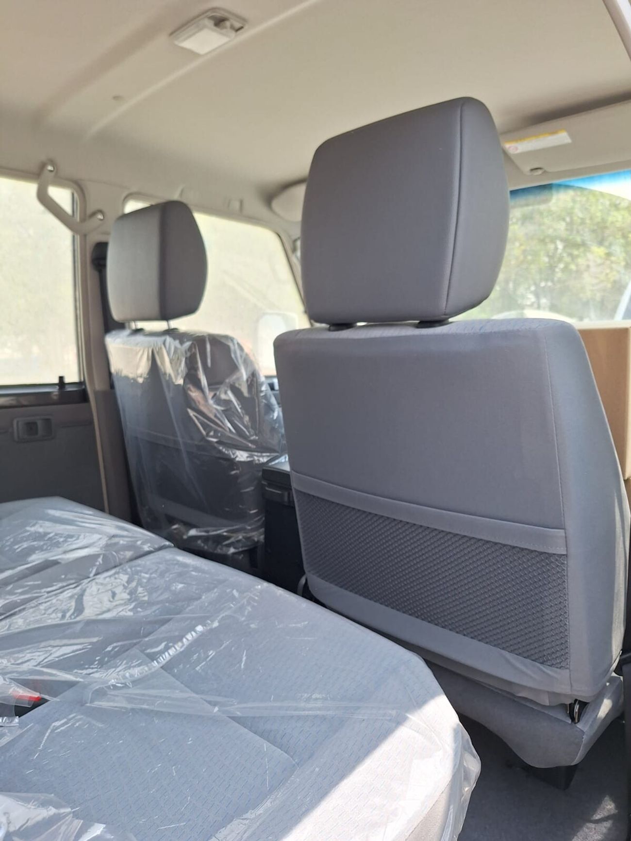 تويوتا لاند كروزر 70 (LHD) TOYOTA LAND CRUISER LC 76 HARDTOP 4.5L DIESEL5 DOORS FULL OPTION