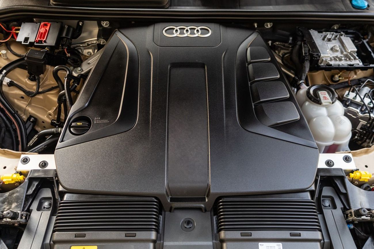 أودي Q7 45 TFSI S-LINE