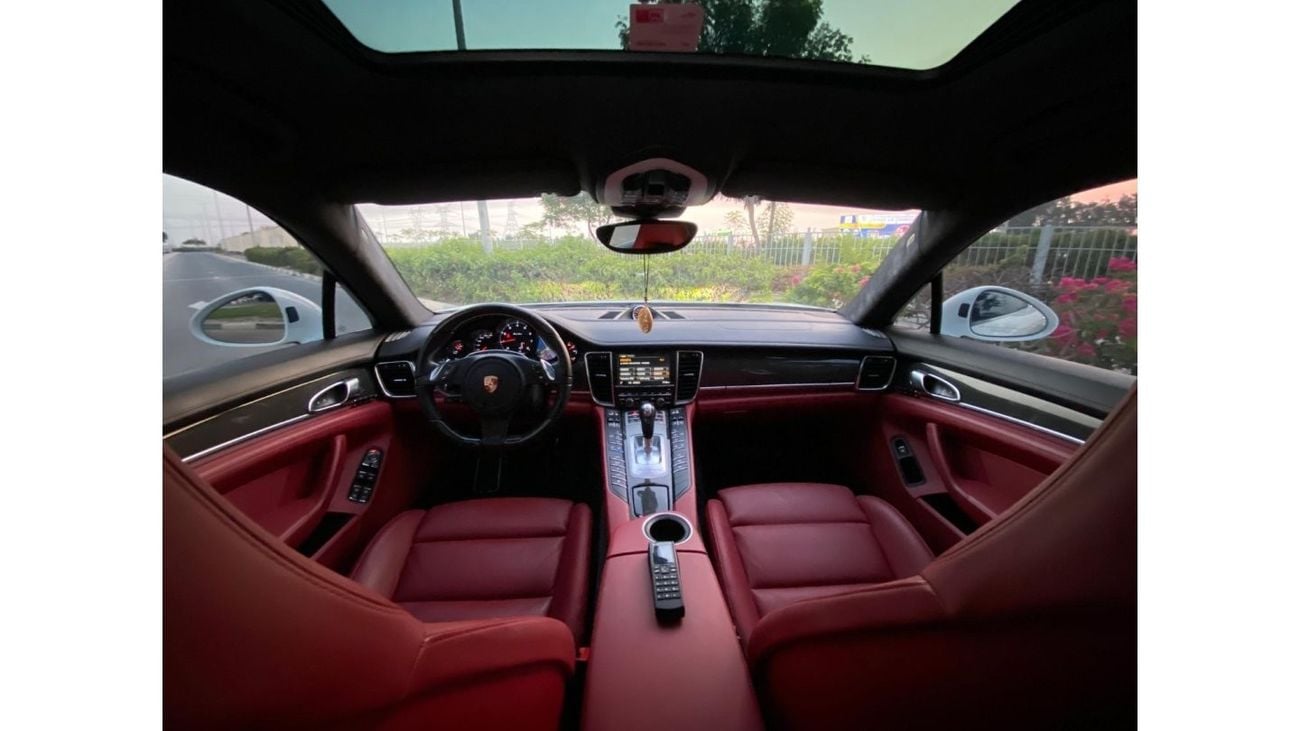 Porsche Panamera SUMMER OFFER - WARRANTY - FULL SERVICE HISTORY - AL NABOODAH