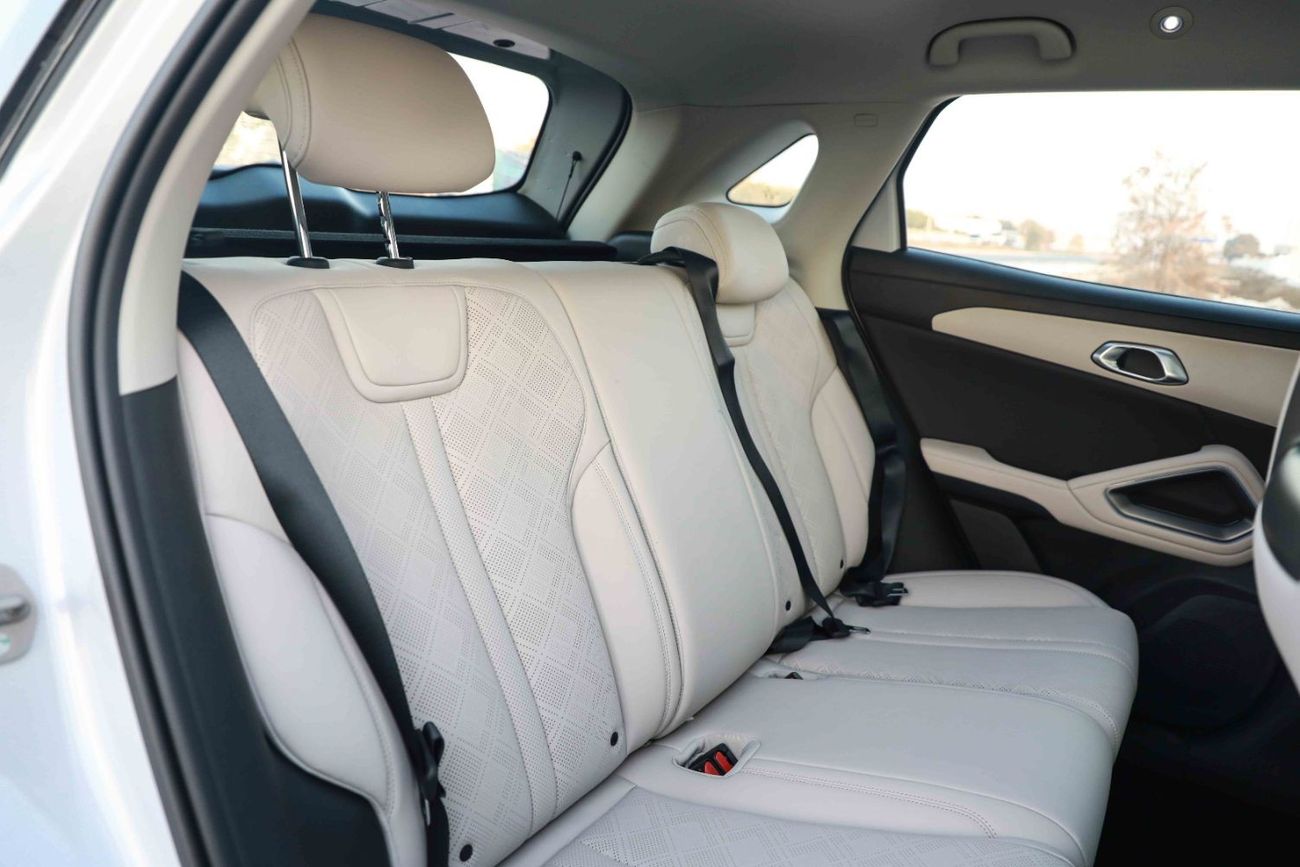 BYD Yuan Up 2024 BYD YUAN UP TRANSCEND - GREEN inside BEIGE | Export Only