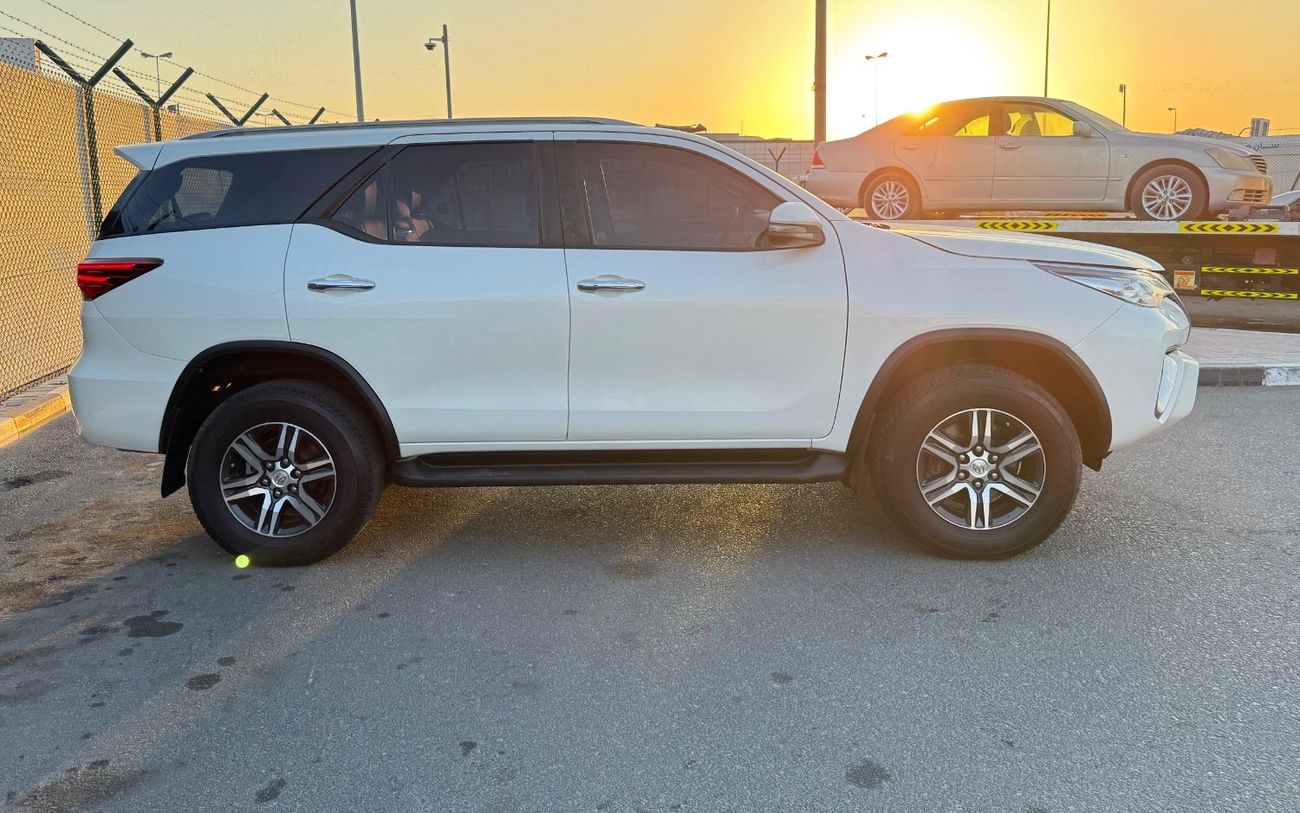 Toyota Fortuner GXR 4.0L (278 HP)