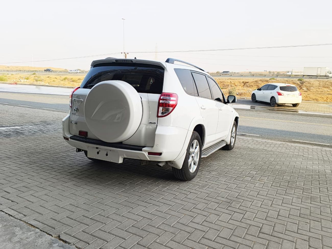 تويوتا راف ٤ non accident orignal paint