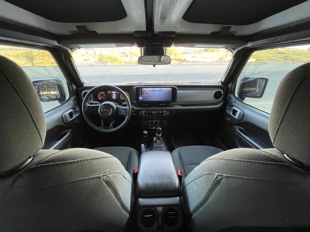 Jeep Wrangler Unlimited Sport 3.6L A/T JL / 3.6L V6 / RADAR /HURRICANE ADJUSTABLE /RADAR / LINE ASSIST / LOW MILEA