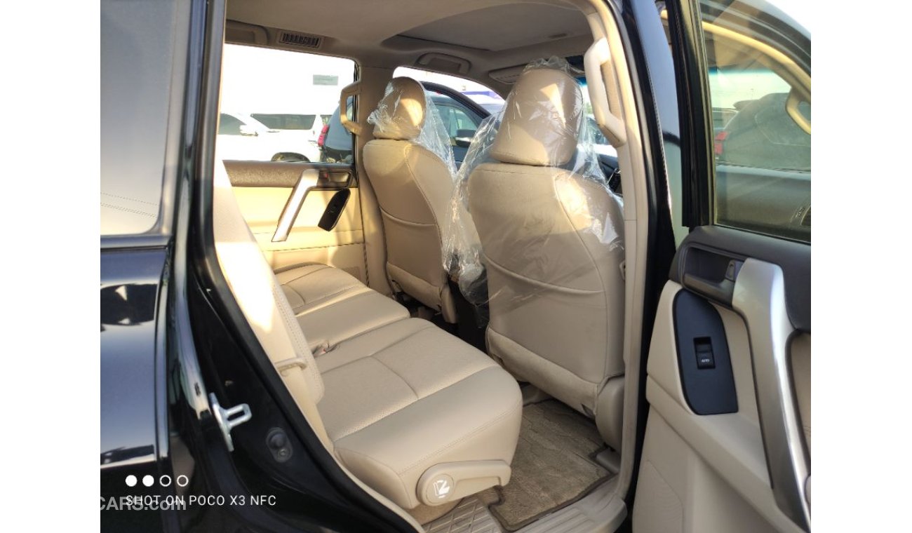 تويوتا برادو Full option 2019 Sunroof Leather seats, DVD Camera (Also register in Dubai)