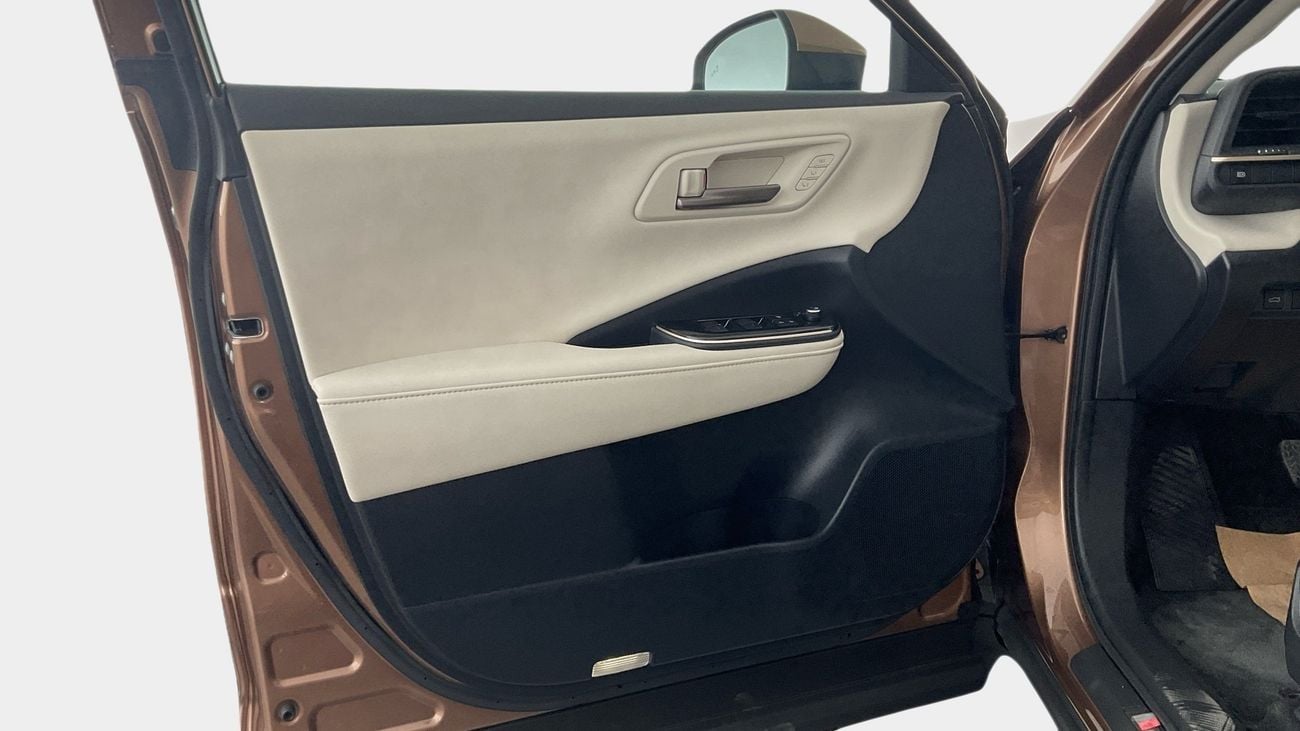 تويوتا كراون 2.4 HEV LTD AUTO PLATINUM RA | شامل الضمان | 0 ﺪﻔﻋﺓ ﺃﻮﻟﻯ