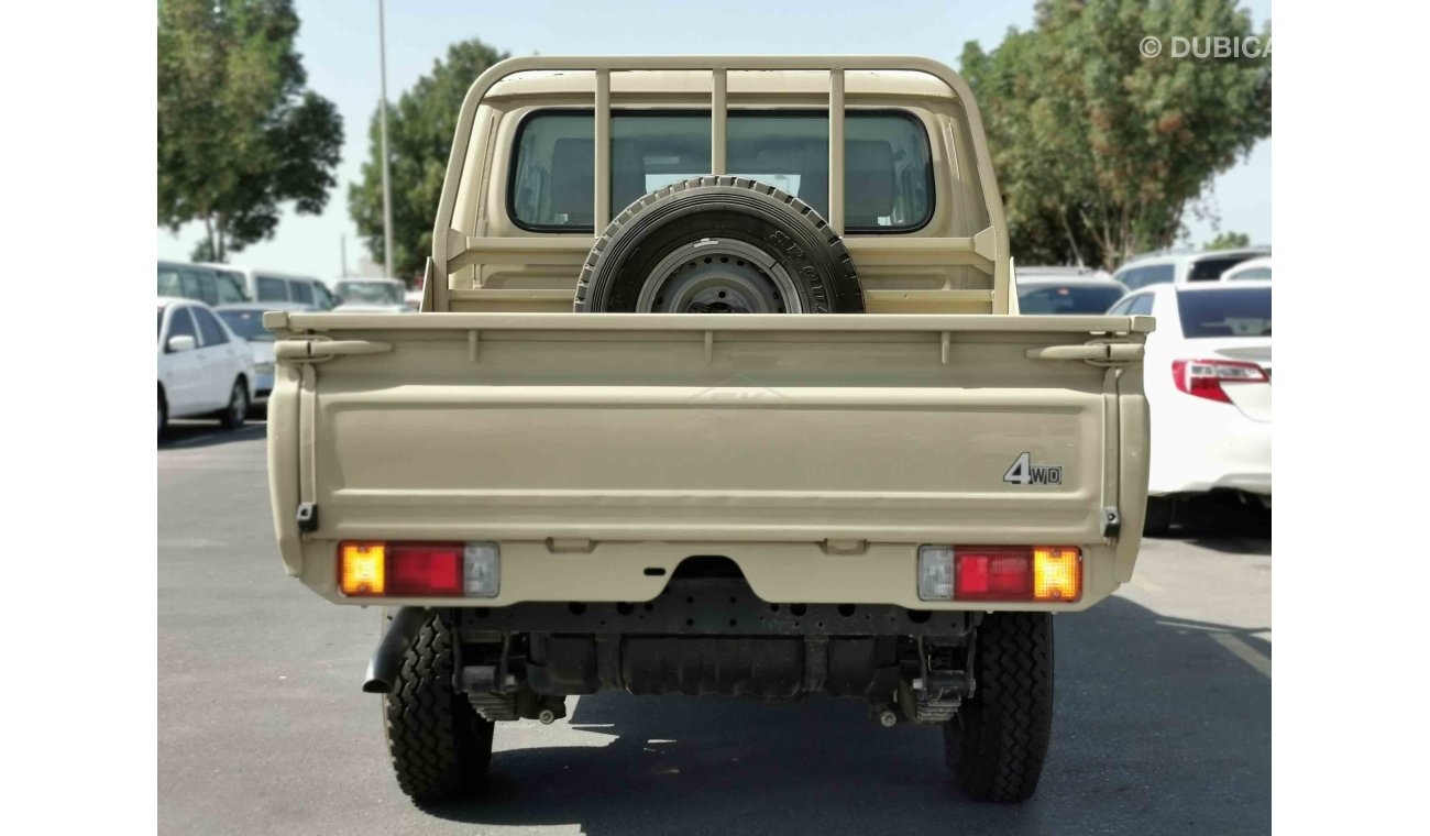 تويوتا لاند كروزر بيك آب 4.2L 6CY Diesel, 16" Tyre, Dual Airbags, Front A/C, Fabric Seats, Xenon Headlights (CODE # LCDC02)