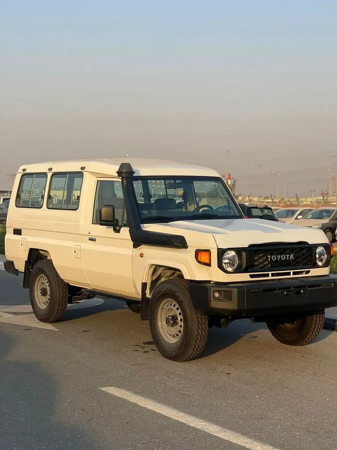 Toyota Land Cruiser 70 LC 78 HARDTOP 4.0L MT LC 71 Base | GCC Specs
