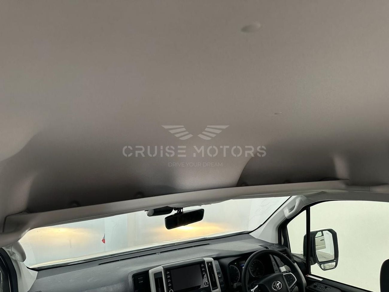 تويوتا هاياس RHD HiAce Cargo - HI ROOF - Dual Sliding door - 2.8L Turbo - Diesel - Automatic