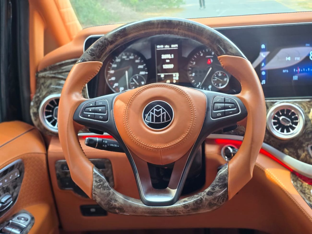 Mercedes-Benz V 250 Std 2.1L MERCEDES VITO 2023 // 2KEYS // LOW MILEGE // MAYBACH BODY KIT // PERFECT CONDITION